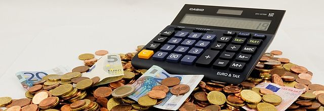 Foto de cálculo de impuestos